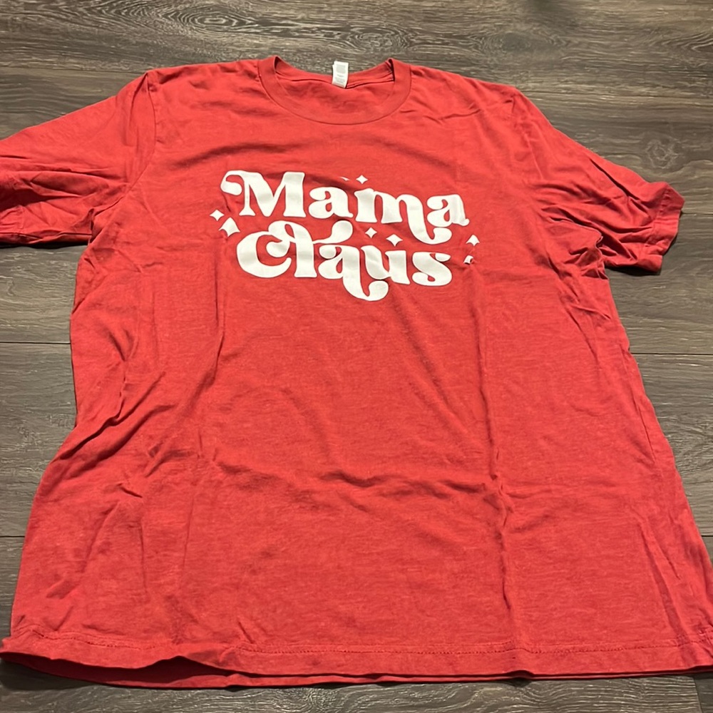 Caden Lane “mama claus” T-shirt XL